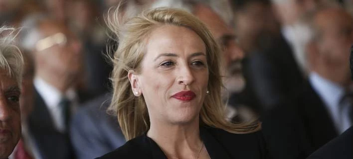 Η Ρένα Δούρου επιτίθεται με ειρωνίες στους κατοίκους του Πεδίου του Αρεως!